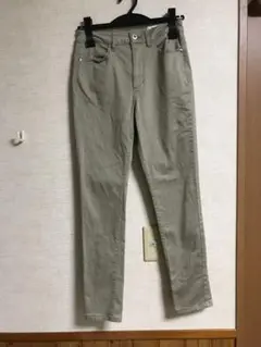ベージュ スリムフィット ロングパンツ