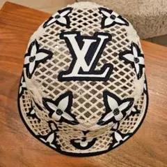 Item thumbnail for item 481cecc1-0f85-48a0-ab11-f589d4a3c335