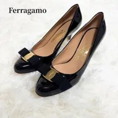 美品✨フェラガモ パンプス ヴァラリボン エナメル ブラック 24.5