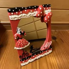 ミニーマウス 鏡 赤 ディズニーストア ミニー ディズニー 完売品