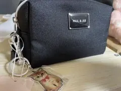 M*u様 PAUL & JOE ブラックポーチ 猫チャーム付き