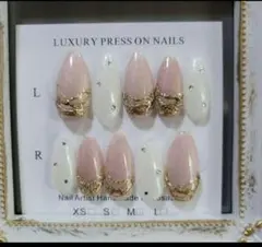 6日まで値下げ中!マグネットネイル　ニュアンスネイル　シンプル　即購入◎のサムネイル