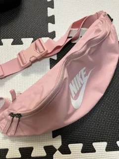 Nike ピンク ボディバック