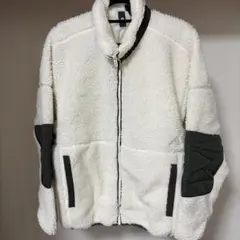 adidasフリースジャケット