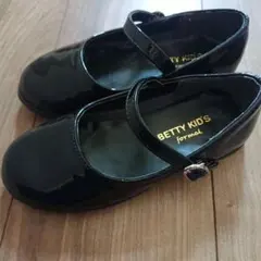 BETTY KID'S ブラック フォーマル 黒 19センチ