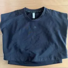 adidas トップス