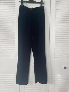 黒ベロアのパンツ