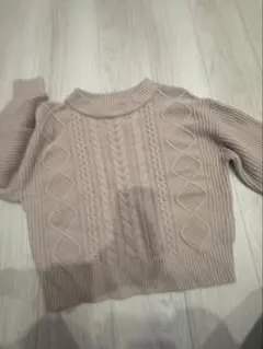 ベージュ ケーブル編み 長袖セーター