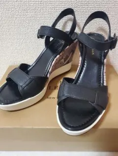 【COLE HAAN】ウェッジソールサンダル　箱付きのサムネイル