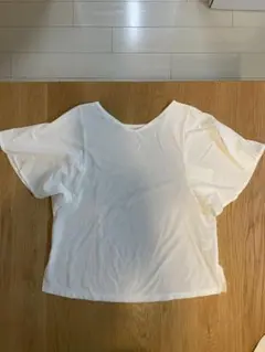 【新品未着用】ホワイト Vネック フレアスリーブ Tシャツ M
