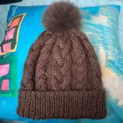 milsa ケーブル編み ニット帽 リアルファーポンポン(取り外し可)