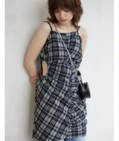 CUT OUT GATHER CAMI OPカットアウトギャザーキャミワンピースのサムネイル