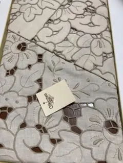 近沢レース　テーブルクロス 85×85