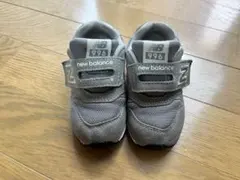 ニューバランス 996 グレー 13.5cm キッズシューズ
