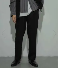 半額セール　ウールライクダブルタックテーパードパンツ　ブラック