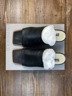 UNTISHOLDサンダルのサムネイル