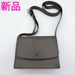 マーガレットハウエルアイデア エンモア スクエアポーチ ショルダーバッグ新品本革 マーガレットハウエルアイデア エンモア スクエアポーチ ショルダー