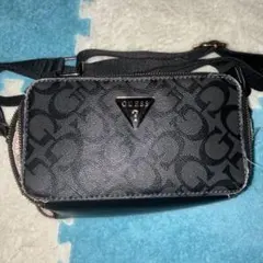 GUESS モノグラム ショルダーバッグ ブラック