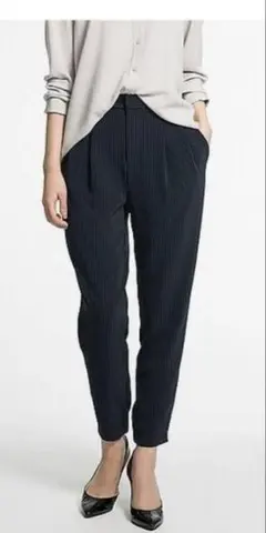 UNIQLO ドレープジョガーパンツのピンストライプ