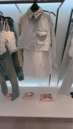 ZARAデニムジャケット　新品タグ付き