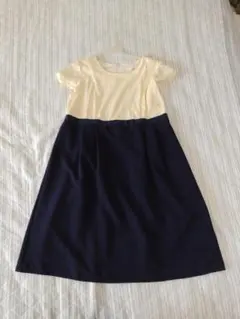 上半身レースとネイビーのマタニティフォーマルワンピース