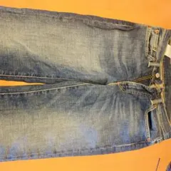 ライトブルーストレートレッグデニム