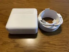 Apple製USB-C Power Adapter 67W とusb-cケーブル