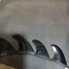 ブラック FCSタイプ サーフボードフィン 4枚セット