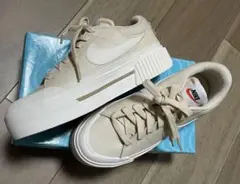 NIKE　COURT LEGACY LIFT　ベージュ　23.0cmのサムネイル