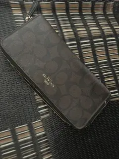 ジャンク　COACH シグネチャー ラウンドファスナー 長財布　かっこいいのサムネイル
