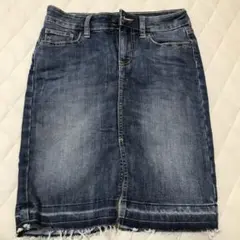 GAP 膝丈スリット　デニムスカート