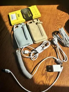 iPhonese第三世代スマホケース他いろいろ