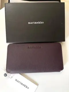 新品未使用　marimekko レザー長財布　ダークワインレッド　廃盤　革