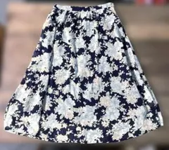 【美品】NATURAL BEAUTY ネイビー 花柄 フレアスカート L