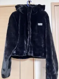 adidas フェイクファージャケット