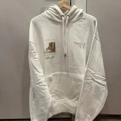 ホワイトパーカー