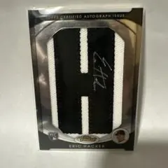 2010 Topps Finest エリック•ハッカー直筆サインパッチカード