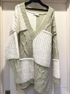 ZARA Vネック ニットセーター