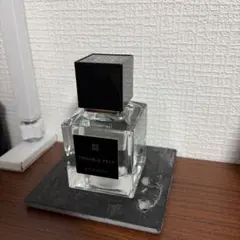 GIVENCHY TROUBLE-FETE 香水 本体のサムネイル