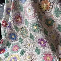 ハンドメイド・古布和裂 ヴィンテージ ヨーヨーキルトの壁掛け