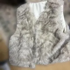 ベージュフェイクファーベスト ノースリーブ