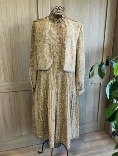 花柄ワンピース　ヴィンテージワンピース　古着