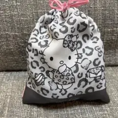 ハローキティ　ヒョウ柄　巾着袋