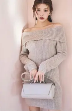 オフショルニットミニワンピ　グレー　LILIAN CARAT タグあり