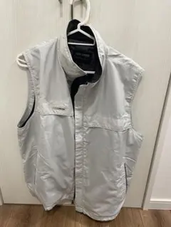 ライトグレー ナイロン ノースリーブベスト