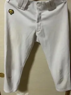 デサントホワイト ユニフォームパンツ ロゴ付き