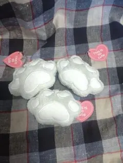 This is so cute 　肉球マスコット　グレー3個セット