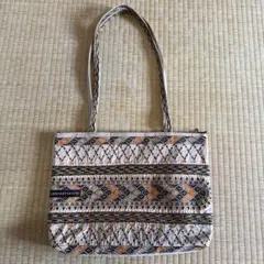 トルクメニスタン 赤い刺繍 トートバッグ ハンドメイド - メルカリ