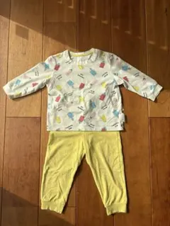 ユニクロ　パジャマ 2枚セット　90サイズ