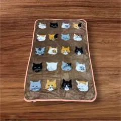 猫デザインの膝掛け　ブランケット　毛布　約117cm x 80cm